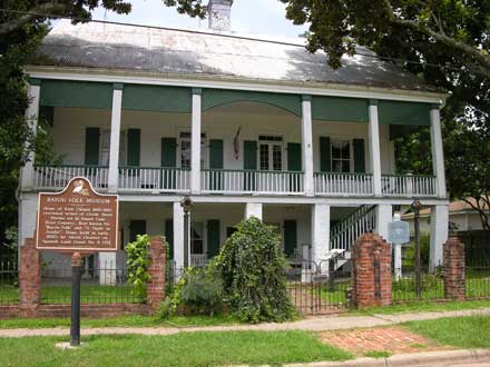 The Bayou Folk Museum/Kate Chopin House before it burned in 2008
